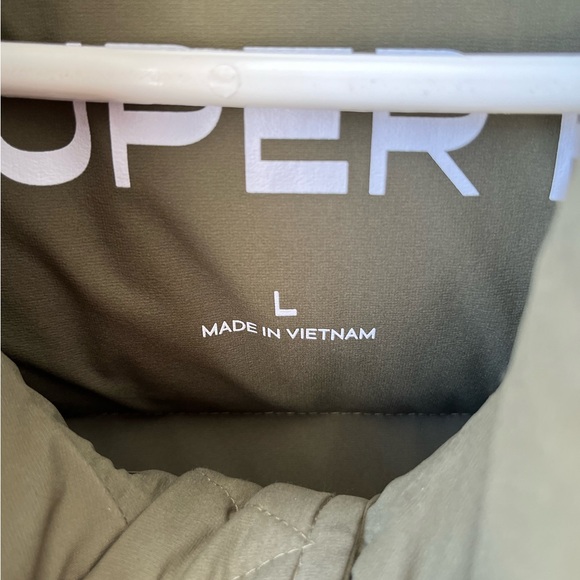 Aritzia The Super Puff - Picture 5 of 6